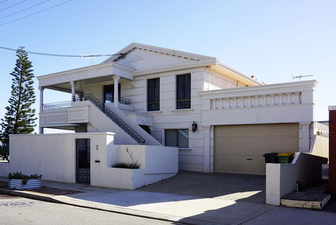Ada South Fremantle - Accommodation Gladstone 24