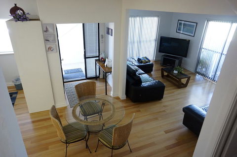 Ada South Fremantle - Accommodation Gladstone 5