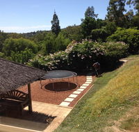 Bright  Beautiful Home On The Hills - Accommodation Gladstone