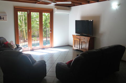 Beach House On Fox - Accommodation Gladstone 13