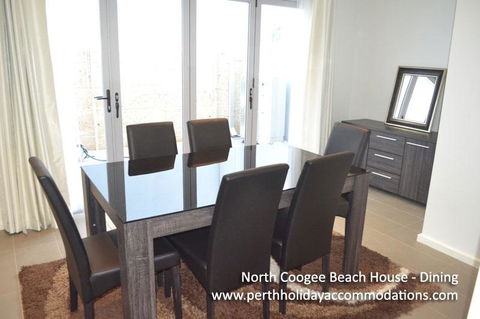 North Coogee Beach House - Accommodation Gladstone 1