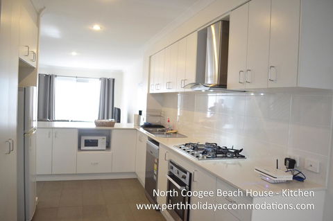 North Coogee Beach House - Accommodation Gladstone 18