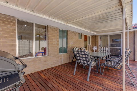 Brilliant, Neat, Convenient, Family-friendly House - Accommodation Gladstone 14