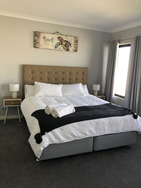 The Shak Kalbarri - Accommodation Gladstone 11