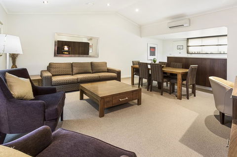 Karratha International Hotel - Accommodation Gladstone 3