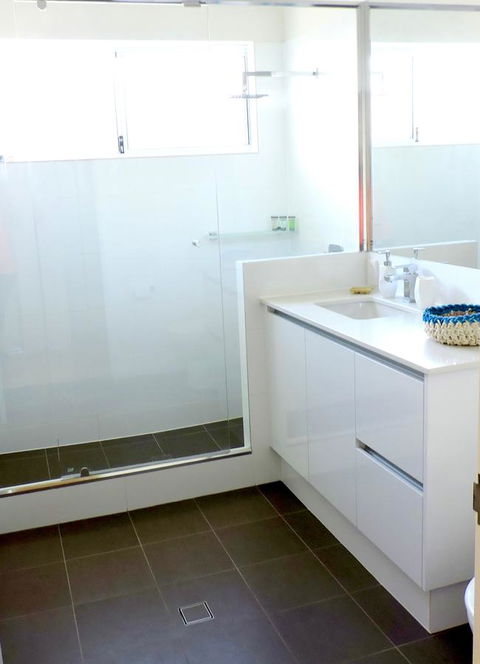 Contemporary Cove - Quindalup - Accommodation Gladstone 9