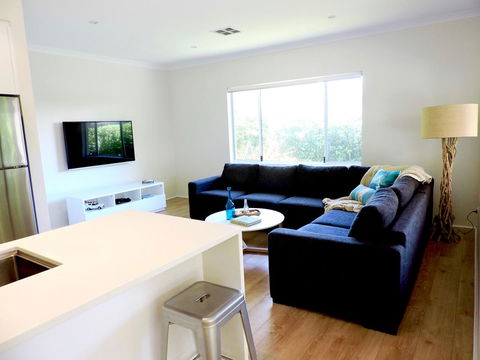 Contemporary Cove - Quindalup - Accommodation Gladstone 5