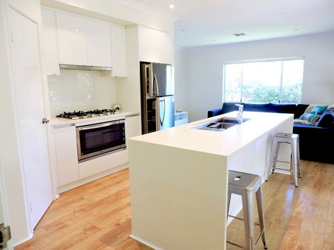 Contemporary Cove - Quindalup - Accommodation Gladstone 7