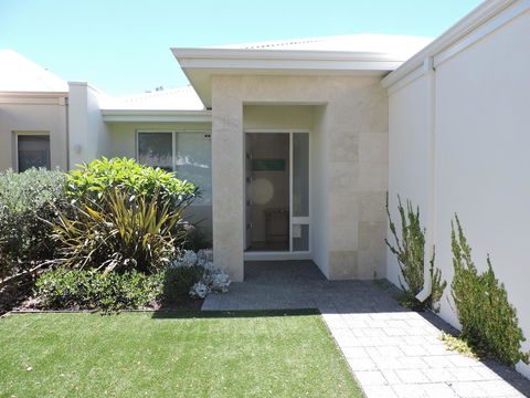 Contemporary Cove - Quindalup - Accommodation Gladstone 2