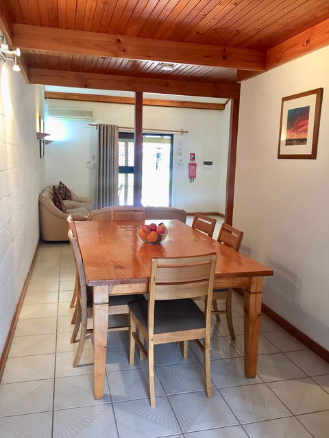 Cottesloe Beach Chalets - Accommodation Gladstone 17