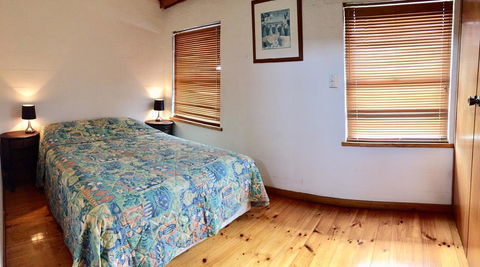 Cottesloe Beach Chalets - Accommodation Gladstone 7