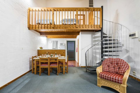 Cottesloe Beach Chalets - Accommodation Gladstone 30