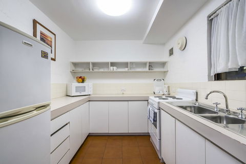 Cottesloe Beach Chalets - Accommodation Gladstone 41