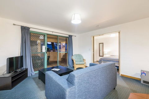 Cottesloe Beach Chalets - Accommodation Gladstone 42