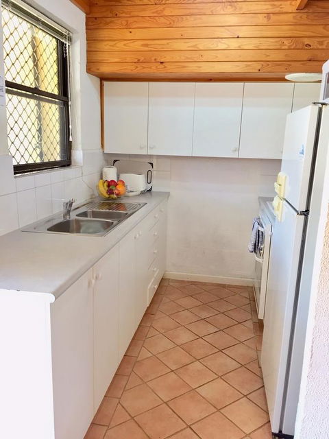 Cottesloe Beach Chalets - Accommodation Gladstone 44