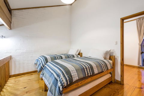 Cottesloe Beach Chalets - Accommodation Gladstone 35