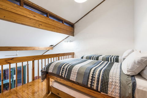 Cottesloe Beach Chalets - Accommodation Gladstone 10