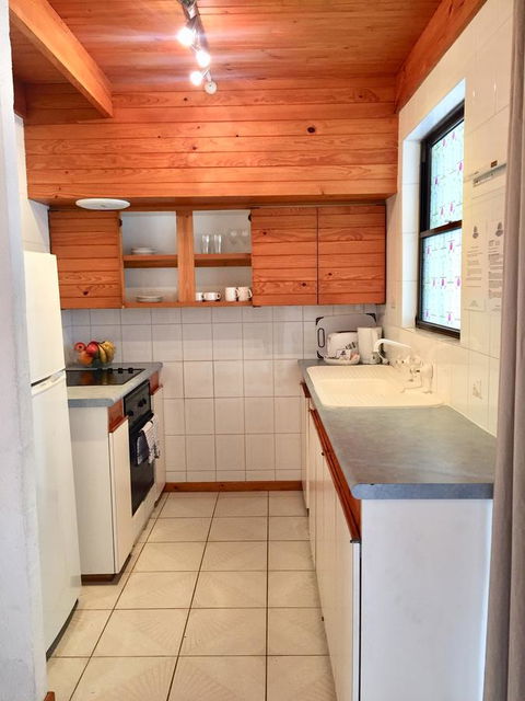 Cottesloe Beach Chalets - Accommodation Gladstone 21