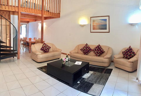 Cottesloe Beach Chalets - Accommodation Gladstone 15