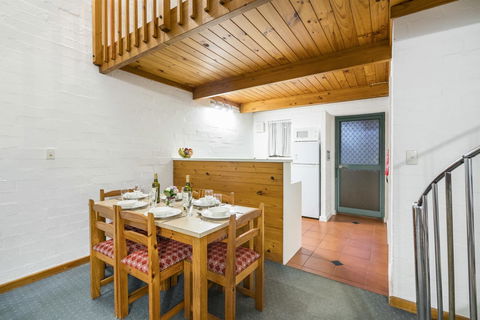 Cottesloe Beach Chalets - Accommodation Gladstone 31