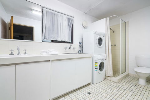 Cottesloe Beach Chalets - Accommodation Gladstone 38