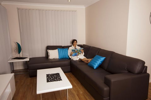 Cape Villas - Accommodation Gladstone 1
