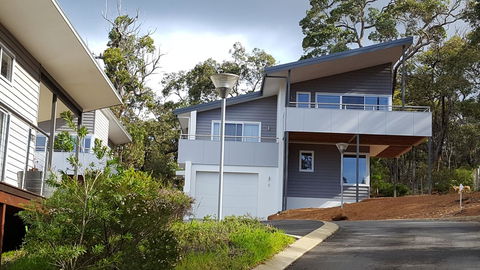 Cape Villas - Accommodation Gladstone 0