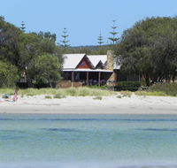 Beach House Dunsborough - Accommodation Gladstone