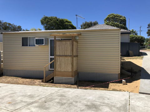 The Aurelian Cabin - Accommodation Gladstone 1