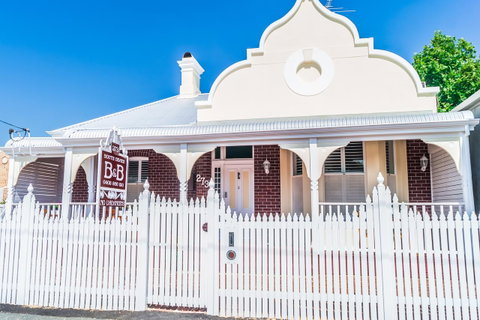 South Beach Bed & Breakfast - Accommodation Gladstone 0
