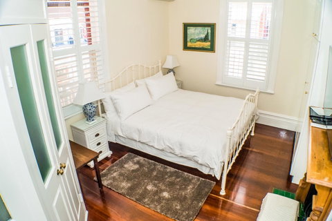South Beach Bed & Breakfast - Accommodation Gladstone 8