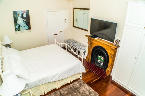South Beach Bed & Breakfast - Accommodation Gladstone 17