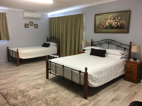 Armadale Cottage Bed & Breakfast - Accommodation Gladstone 3