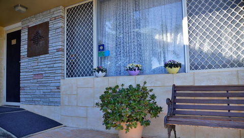 Palms Bed & Breakfast - Accommodation Gladstone 5