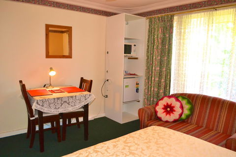 Palms Bed & Breakfast - Accommodation Gladstone 14