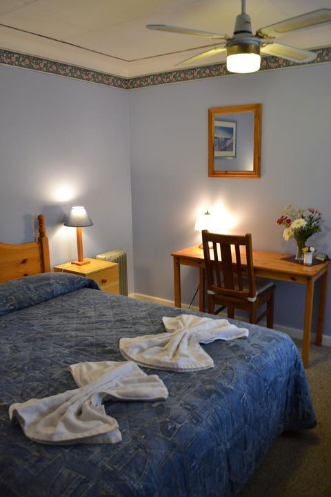 Palms Bed & Breakfast - Accommodation Gladstone 7