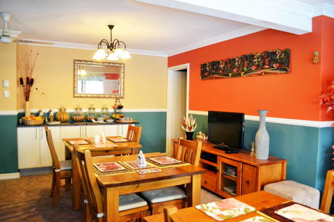 Palms Bed & Breakfast - Accommodation Gladstone 9