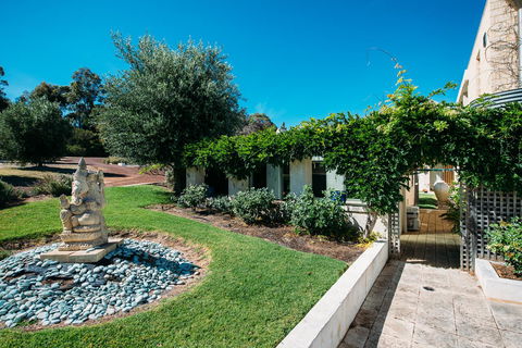 The Princess House - Accommodation Gladstone 9