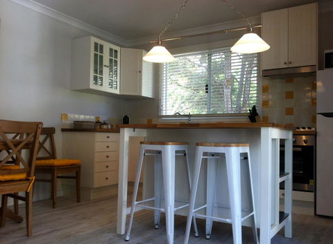 Applegate Lane Chalet - Accommodation Gladstone 13