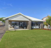 Into The Blue - Accommodation Gladstone