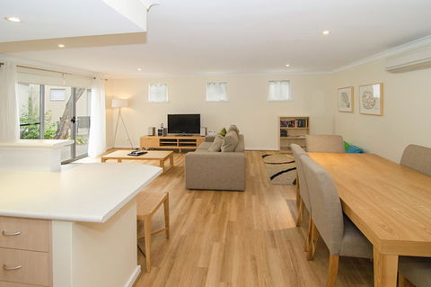 Beach Retreat - Busselton - Accommodation Gladstone 3