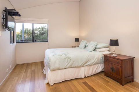 12/26 Yallingup Beach Road - Accommodation Gladstone 4