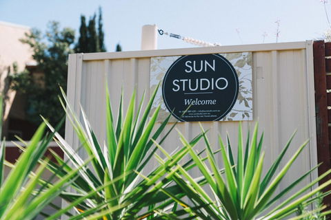 Sun Studio - Accommodation Gladstone 8