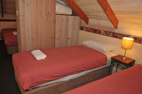 Waterfall Cottages - Accommodation Gladstone 16