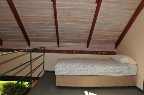 Waterfall Cottages - Accommodation Gladstone 3