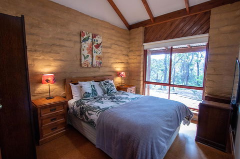 Denmark Forest Retreat - Accommodation Gladstone 12