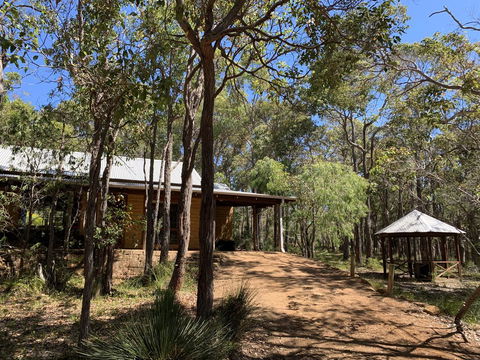 Denmark Forest Retreat - Accommodation Gladstone 11