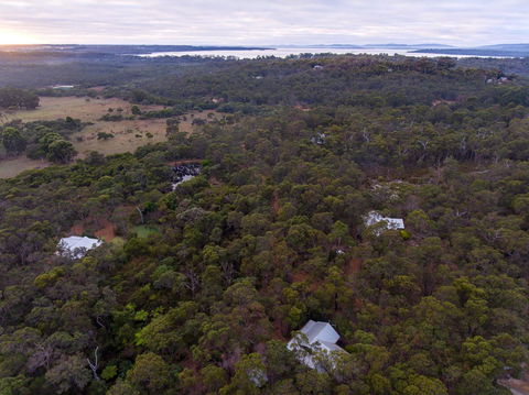 Denmark Forest Retreat - Accommodation Gladstone 3