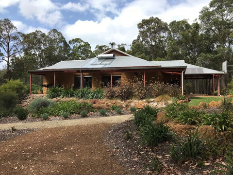 Denmark Forest Retreat - Accommodation Gladstone 0