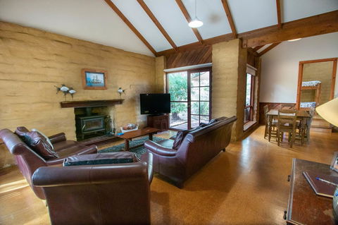 Denmark Forest Retreat - Accommodation Gladstone 23